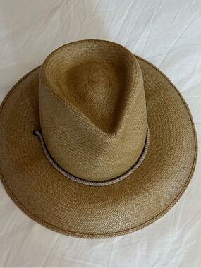 Women's Wide Brim Straw Hat in Tan with Rope Band